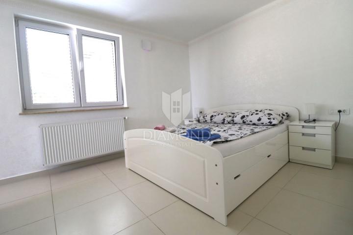Poreč, Surroundings: Rare Find! Home for Living and Investment