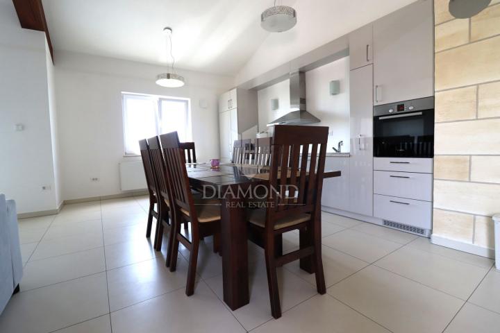 Poreč, Surroundings: Rare Find! Home for Living and Investment
