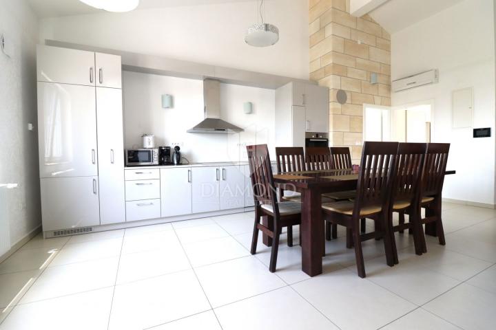 Poreč, Surroundings: Rare Find! Home for Living and Investment