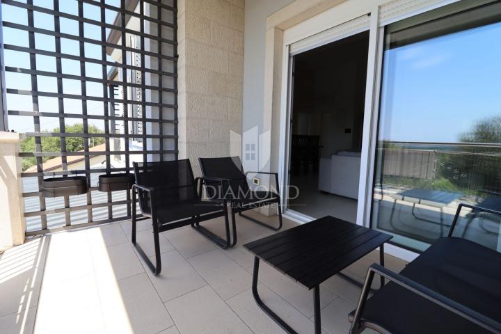 Poreč, Surroundings: Rare Find! Home for Living and Investment