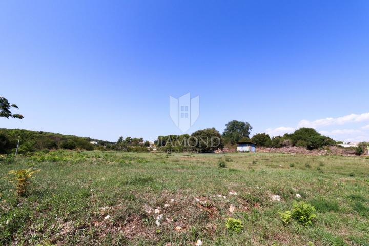 Mixed-use building land – Pula!