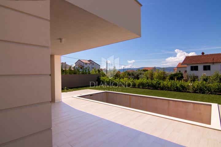 KRK - MODERNA VILLA S BAZENOM