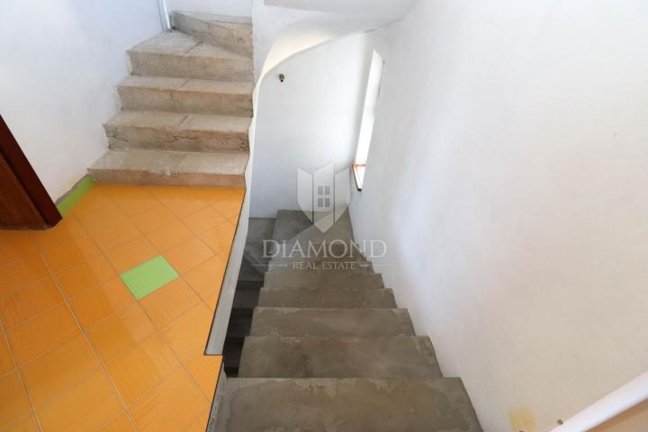 OPPORTUNITY! Pomer - detached house 150 m from the sea!