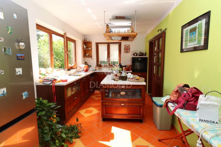 OPPORTUNITY! Pomer - detached house 150 m from the sea!