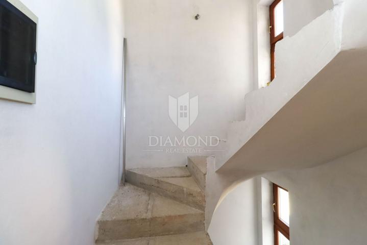 OPPORTUNITY! Pomer - detached house 150 m from the sea!
