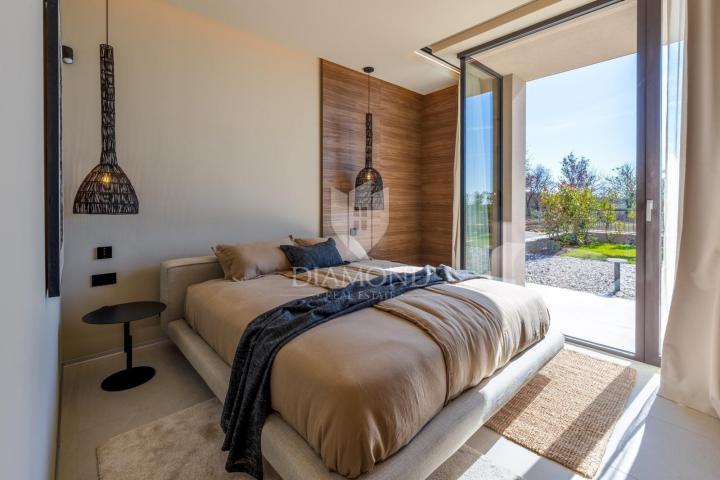 Poreč, Exclusive smart home villa with pool