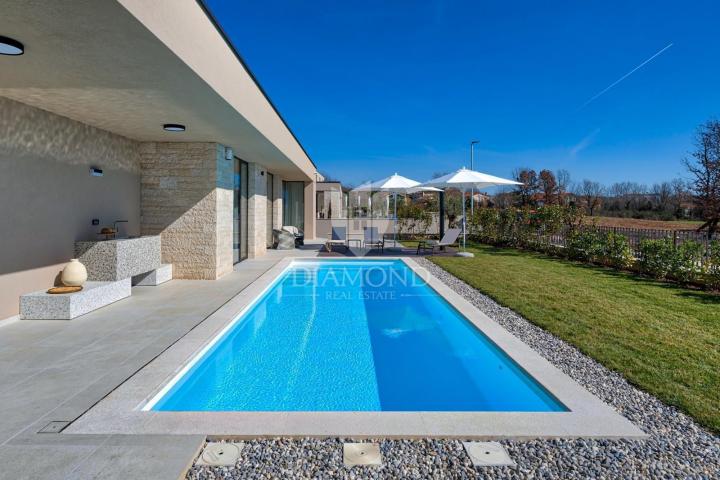 Poreč, Exclusive smart home villa with pool