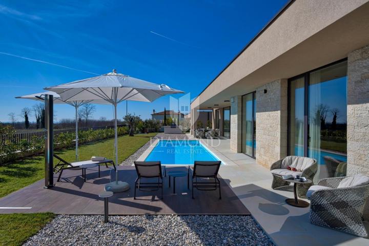 Poreč, Exclusive smart home villa with pool