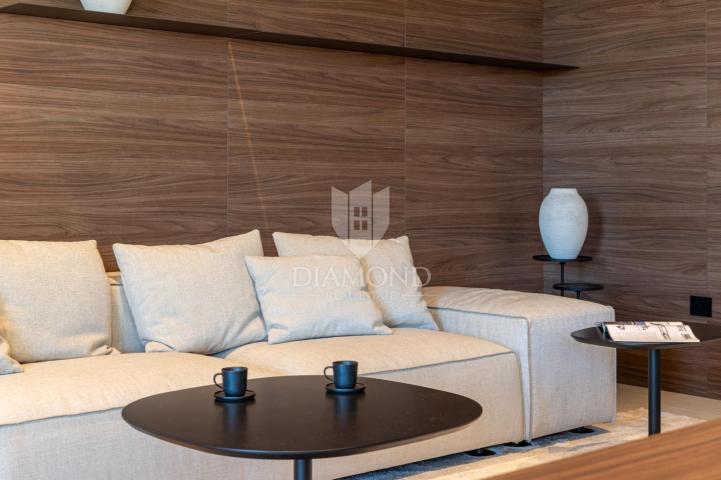 Poreč, Exklusive Smart-Home-Villa mit Pool