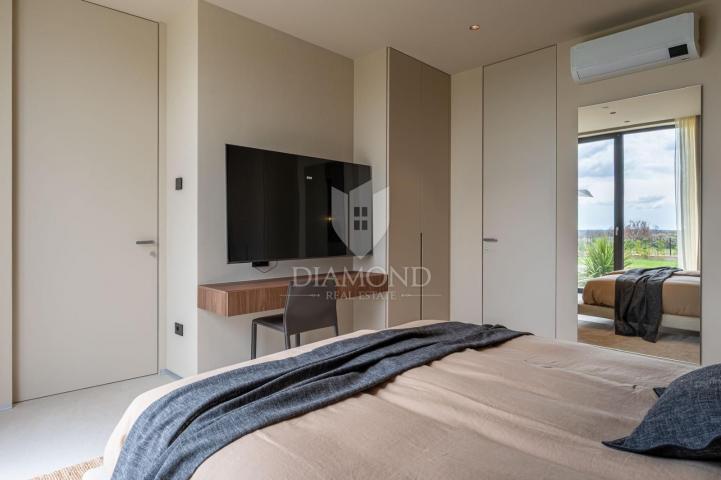 Poreč, smart home vila s panoramskim pogledom na more