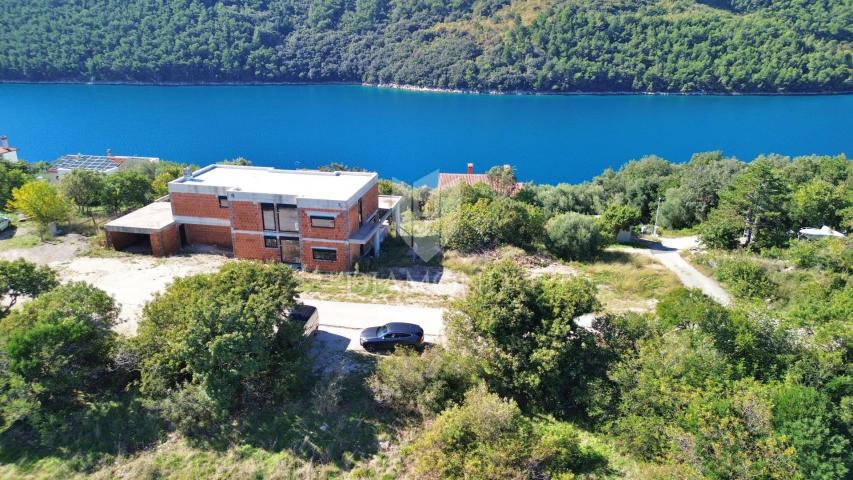RABAC, OKOLICA, 80 M OD MORA, OČARAVAJUĆA ROH BAU VILLA