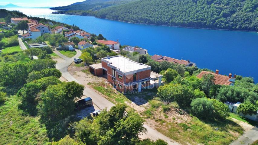 RABAC, OKOLICA, 80 M OD MORA, OČARAVAJUĆA ROH BAU VILLA