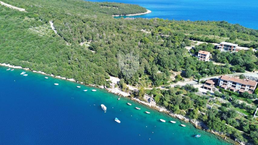 RABAC, OKOLICA, 80 M OD MORA, OČARAVAJUĆA ROH BAU VILLA