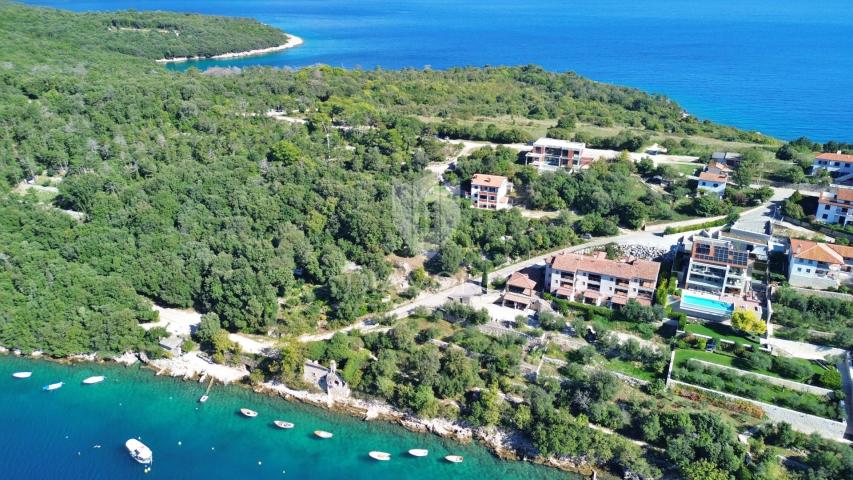 RABAC, OKOLICA, 80 M OD MORA, OČARAVAJUĆA ROH BAU VILLA