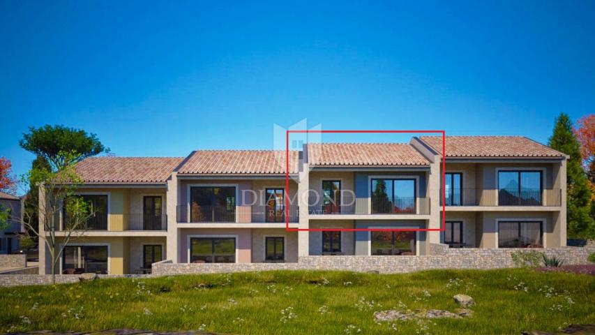 Dvije spavaće sobe, balkon, parkirno mjesto. Blizina Rovinja