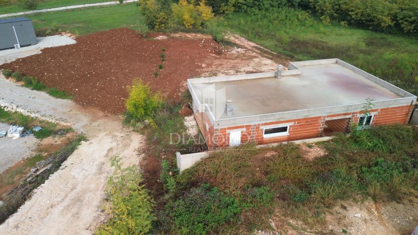 Kuća u izgradnji, okolica Labina