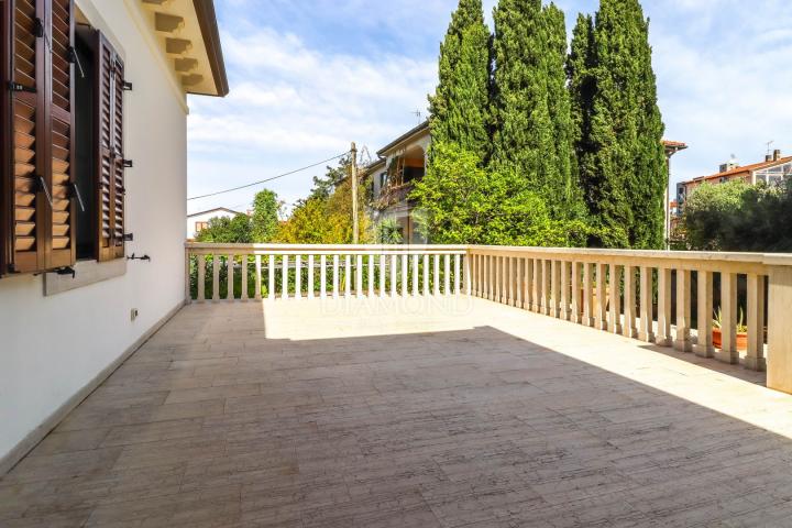 Istra, Umag- prekasna samostojeća kuća na traženoj lokaciji!