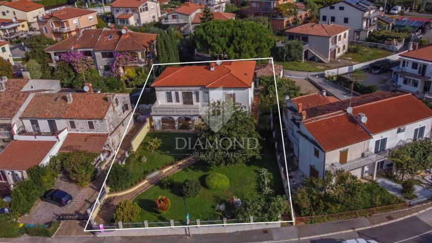 Istra, Umag- prekasna samostojeća kuća na traženoj lokaciji!