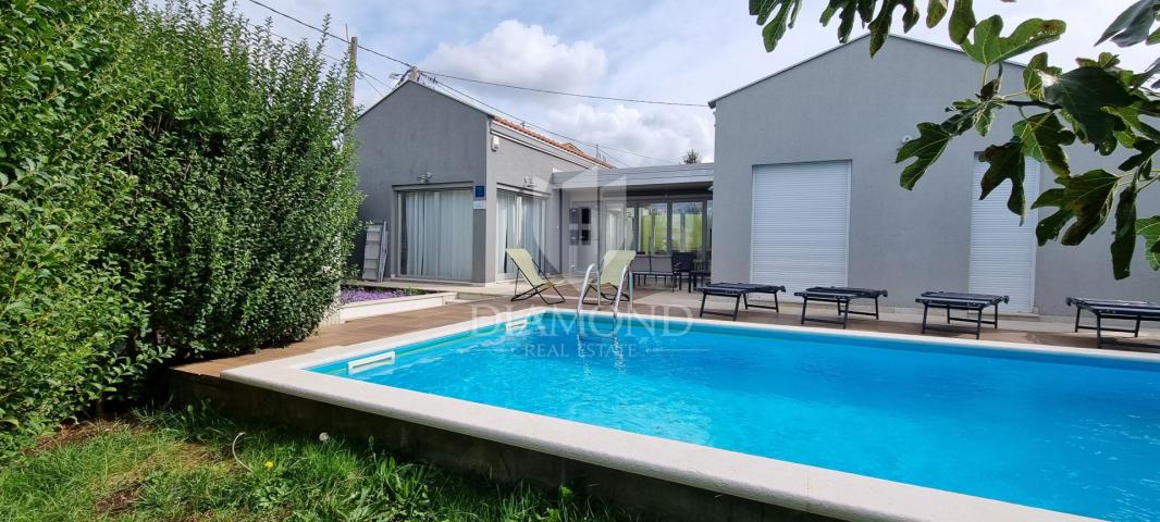 Istrien, Poreč – Charmante ebenerdige Villa mit Pool und authentischem Ambiente