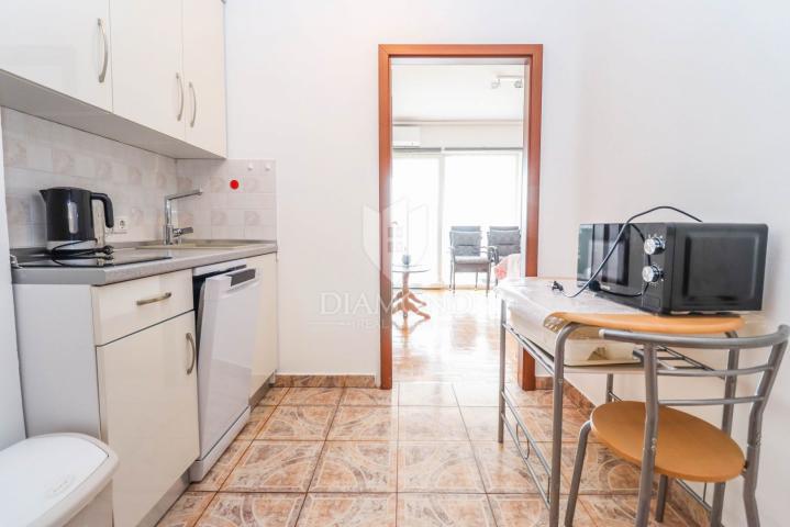 Pula, Veli Vrh – Geräumiges Haus mit mehreren Wohneinheiten, Garage und schönem Garten!