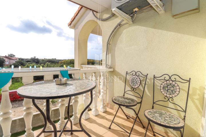 Pula, Veli Vrh – Geräumiges Haus mit mehreren Wohneinheiten, Garage und schönem Garten!