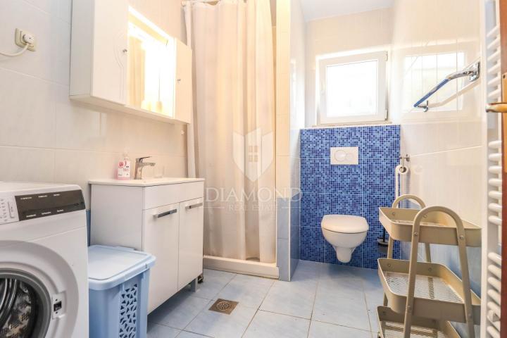 Pula, Veli Vrh – Geräumiges Haus mit mehreren Wohneinheiten, Garage und schönem Garten!
