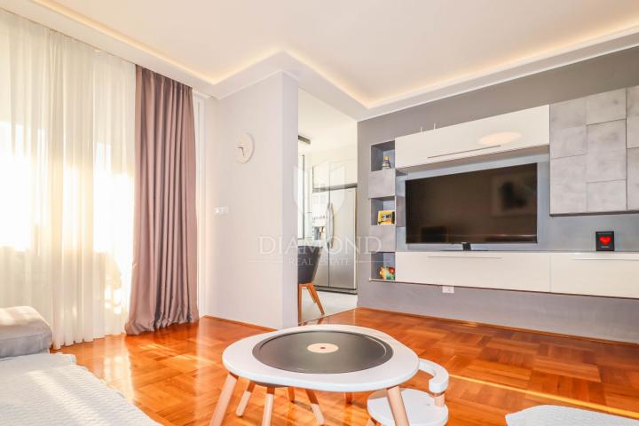 Rovinj!Centar, novi stan, parking!