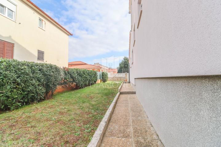 Pula, Veli Vrh, Haus mit Pool, Garage und Terrasse