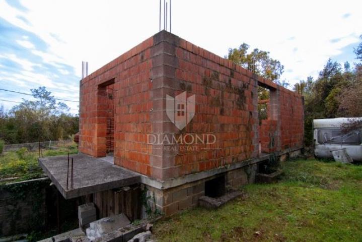 KRK, HOUSE UNDER CONSTRUCTION