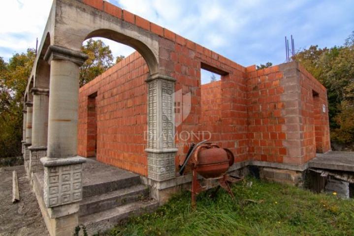 KRK, HOUSE UNDER CONSTRUCTION