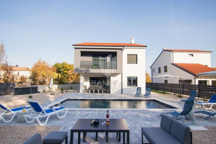 ŠILO, NEW HOLIDAY HOUSE WITH SWIMMING POOL