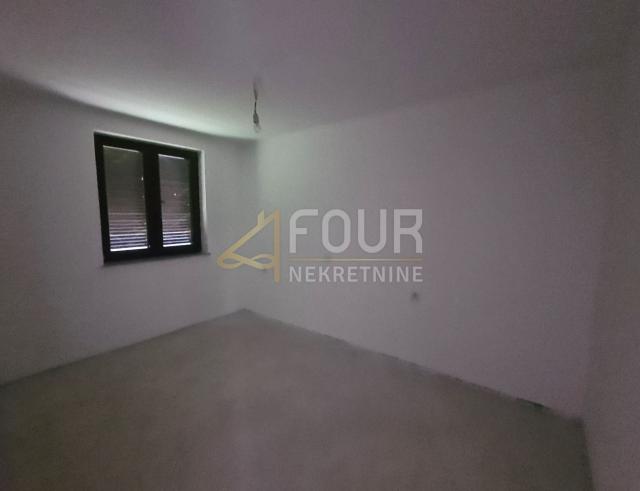 Otok Krk, Dobrinj - okolica, kuća s 2 stana, 112.98m2