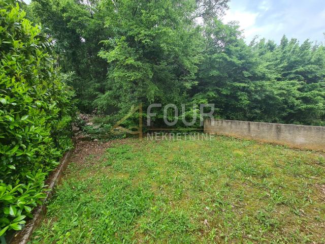 Otok Krk, Dobrinj - okolica, kuća s 2 stana, 112.98m2