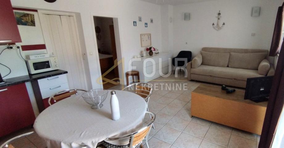 Korčula, Lumbarda, kuća s dva stana 180m od mora!