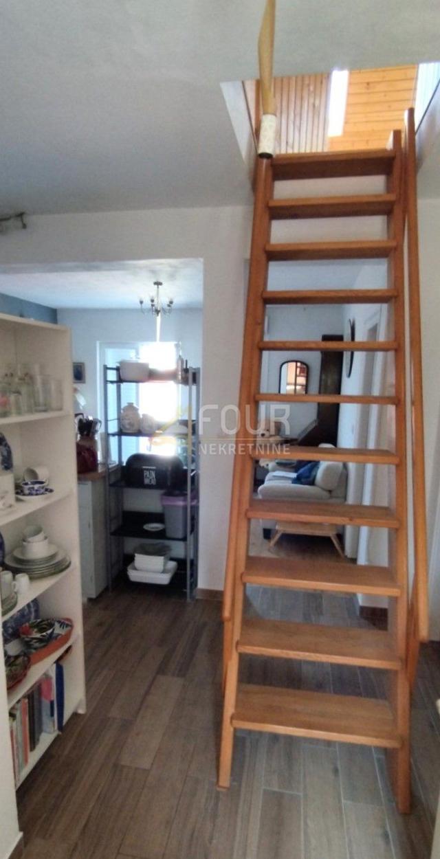 Korčula, Lumbarda, kuća s dva stana 180m od mora!