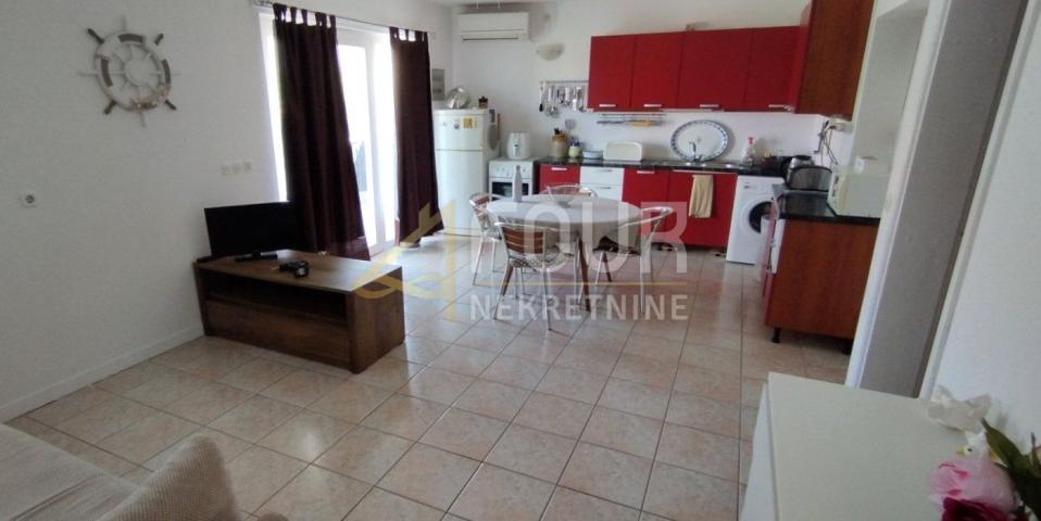 Korčula, Lumbarda, kuća s dva stana 180m od mora!