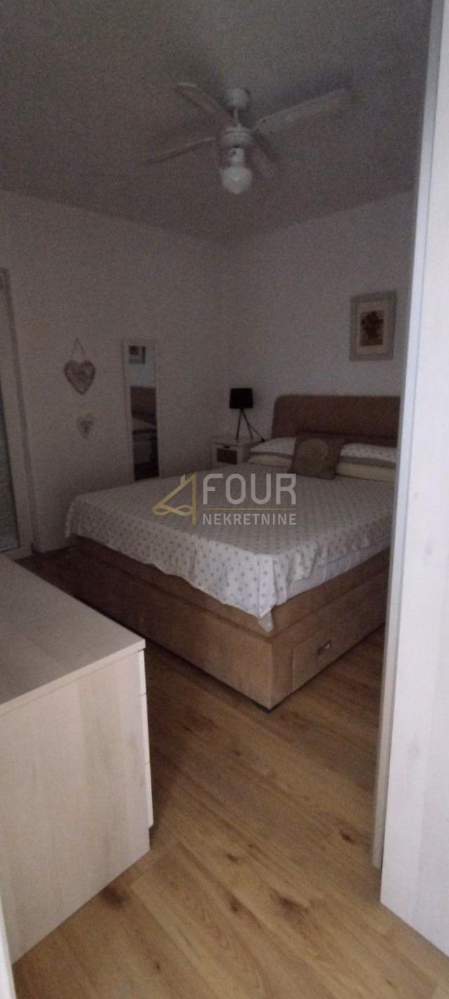 Korčula, Lumbarda, kuća s dva stana 180m od mora!