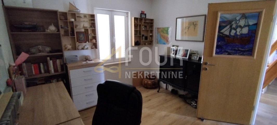 Korčula, Lumbarda, kuća s dva stana 180m od mora!