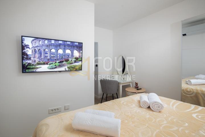Istra, Pula - centar, 67.65m2, etaža - 2s+db, terasa, blizina Arene!