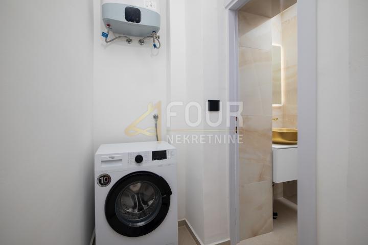 Istra, Pula - centar, 67.65m2, etaža - 2s+db, terasa, blizina Arene!