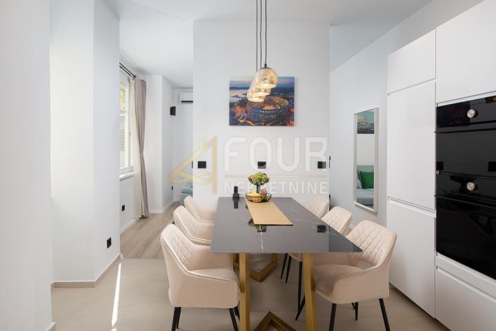 Istra, Pula - centar, 67.65m2, etaža - 2s+db, terasa, blizina Arene!