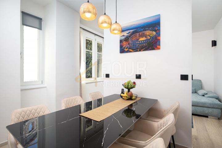 Istra, Pula - centar, 67.65m2, etaža - 2s+db, terasa, blizina Arene!