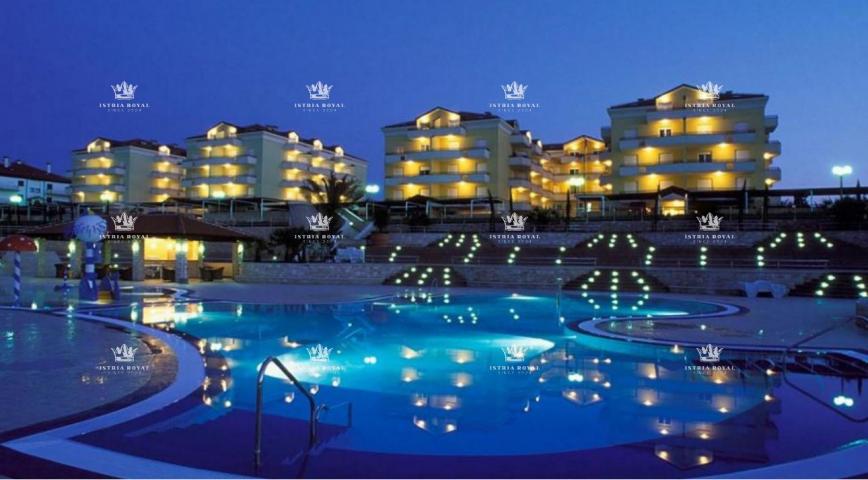 LUKSUZAN APARTMAN UZ MORE – CRVENI VRH, SAVUDRIJA (116 m², 2SB + DB, TERASA, POGLED NA MORE)