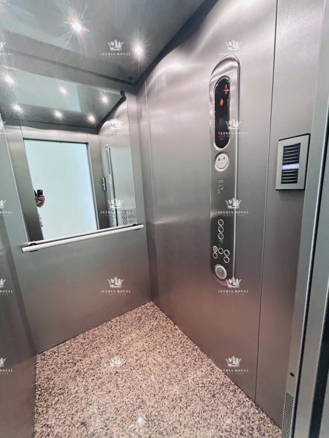 LUKSUZAN APARTMAN UZ MORE – CRVENI VRH, SAVUDRIJA (116 m², 2SB + DB, TERASA, POGLED NA MORE)