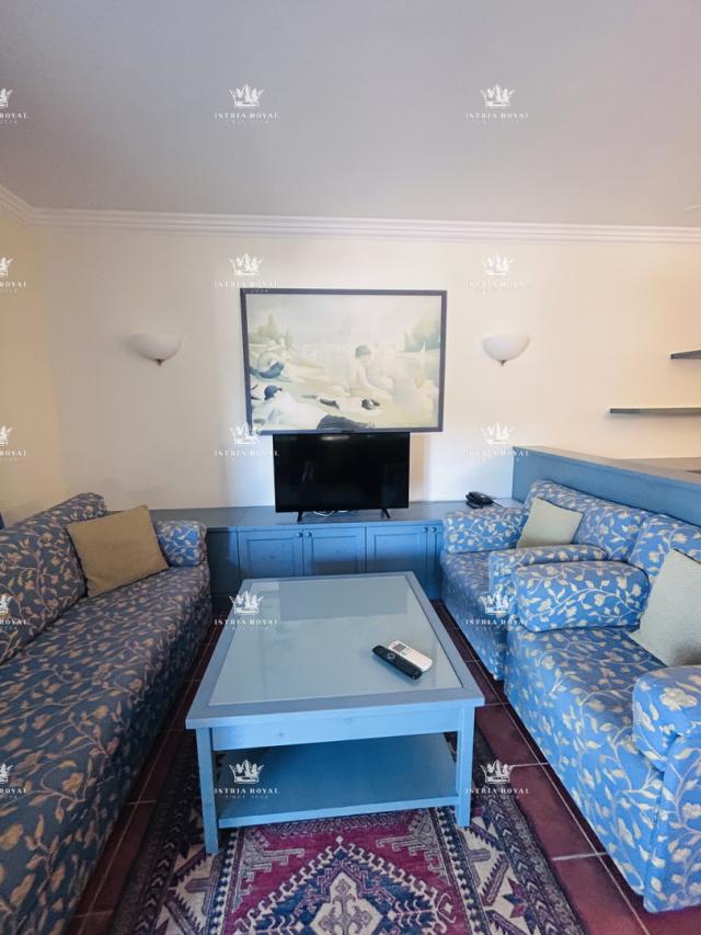 LUKSUZAN APARTMAN UZ MORE – CRVENI VRH, SAVUDRIJA (116 m², 2SB + DB, TERASA, POGLED NA MORE)