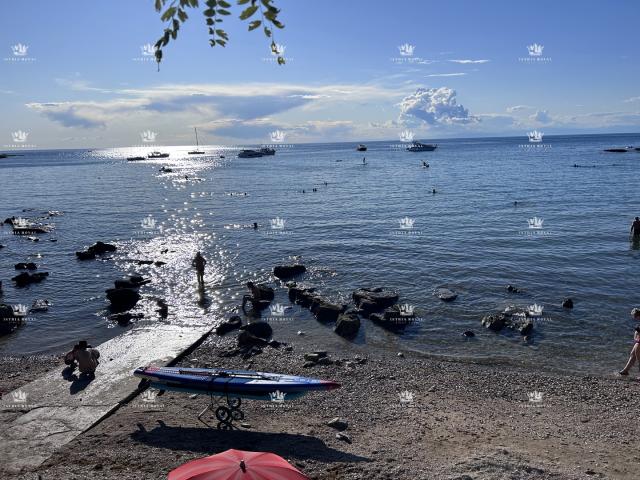 Istria, Bašanija, building plot 16,000 m2, T1, T2, T3 zone, 900 m from the sea, opportunity for inve