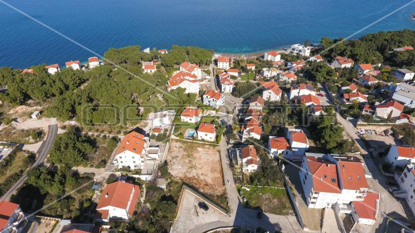 Građevinsko zemljište, 150 m do mora, 1.286 m2, Sutivan, otok Brač