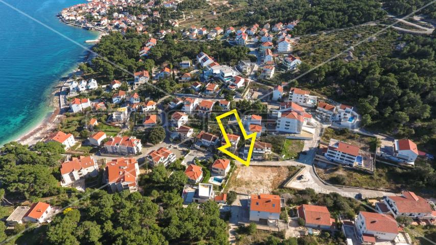 Građevinsko zemljište, 150 m do mora, 1.286 m2, Sutivan, otok Brač