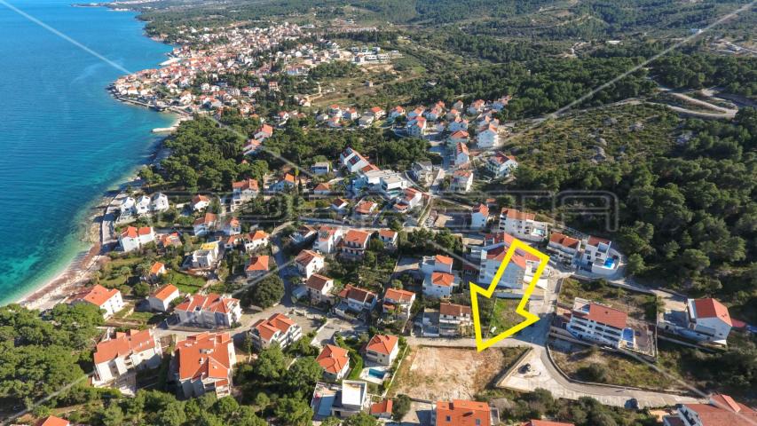 Građevinsko zemljište, 150 m do mora, 1.286 m2, Sutivan, otok Brač