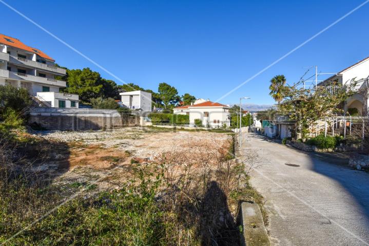 Građevinsko zemljište, 150 m do mora, 1.286 m2, Sutivan, otok Brač